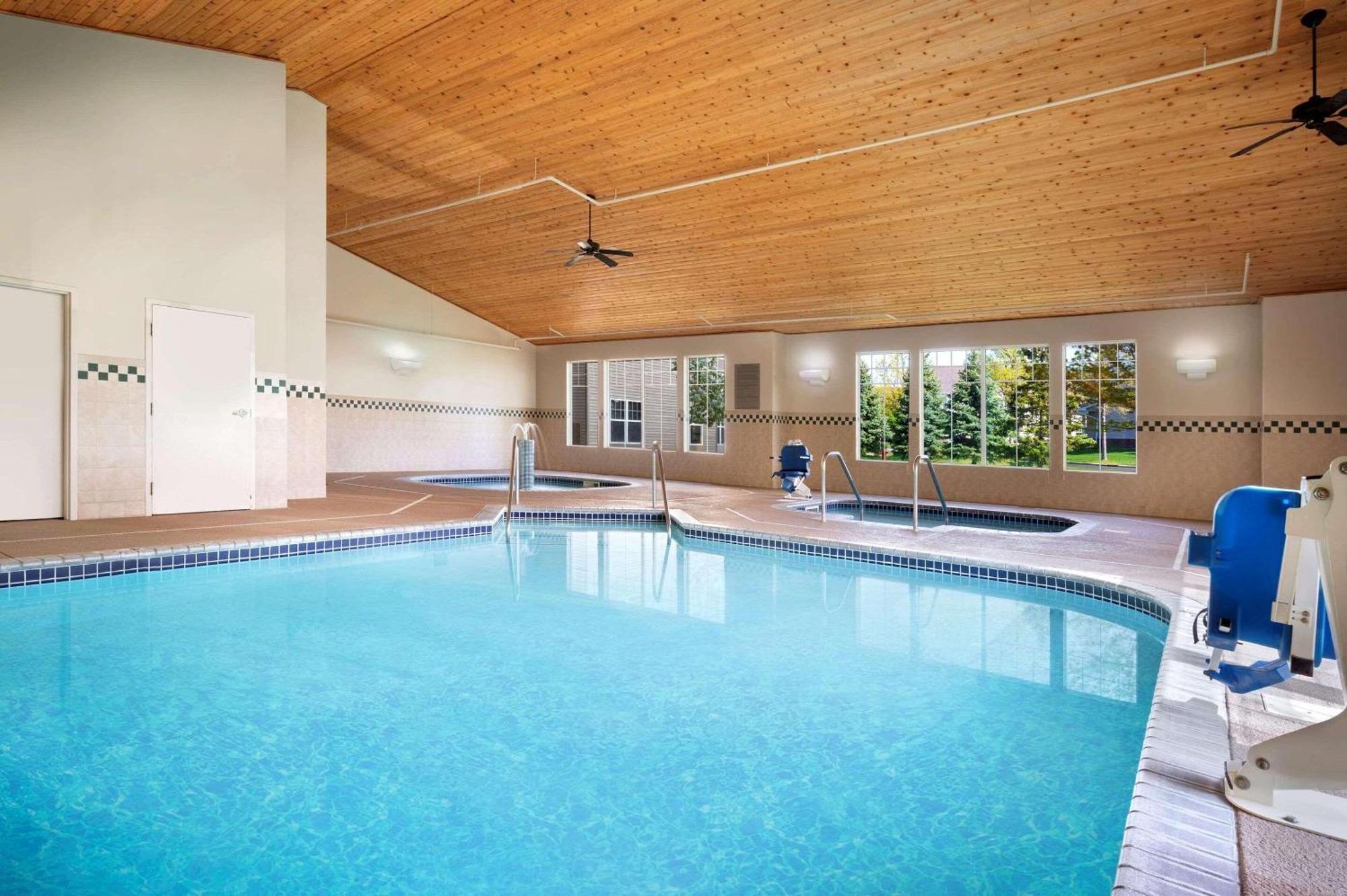 Country Inn & Suites By Radisson Albertville Near Outlet Mall Buitenkant foto